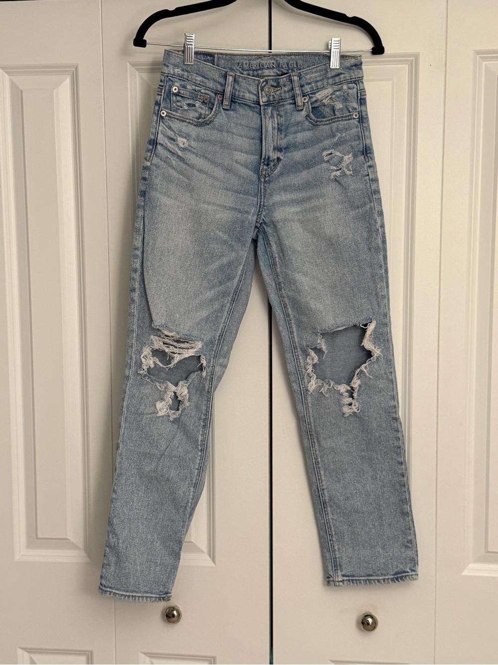 American Eagle Outfitters Light Wash Distressed Straight Leg Jeans